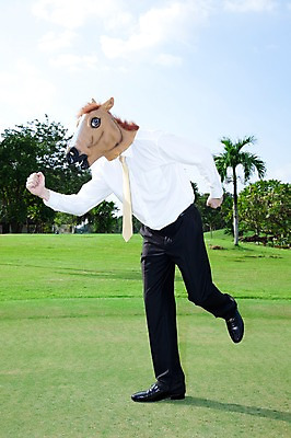 포토 JPG 주간 전신 서양인 외국인 나무 식물 구름 해외기획촬영 해외 라이프스타일 2011년태국 남자 스포츠 포즈 골프 비즈니스 모션 골프장 필드 하늘 그림자 가면 한명 서기 사람 정장 손짓 잔디 20대 성인 야외 라이프 초록색 레포츠 달리기 구기 비즈니스맨 동물가면 말가면 남자만 남자한명만 성인남자만 청년만 청년남자만 청년남자한명만 성인한명만 성인남자한명만 성인만 국내포토 자연요소 1 옷 컬러 스포츠시설 레저 인종 청년 생활 직장인 파일형식