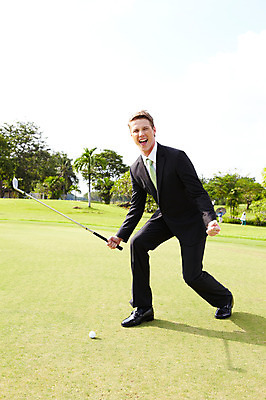 포토 JPG 주간 전신 서양인 외국인 나무 식물 해외기획촬영 해외 라이프스타일 2011년태국 남자 스포츠 포즈 골프 비즈니스 공 골프장 필드 성공 골프공 골프클럽 표정 그림자 한명 서기 들기 사람 정장 손짓 잔디 20대 성인 야외 라이프 초록색 레포츠 구기 기쁨 골프채 비즈니스맨 남자만 남자한명만 성인남자만 청년만 청년남자만 청년남자한명만 성인한명만 성인남자한명만 성인만 국내포토 자연요소 1 옷 감정 컬러 컨셉 스포츠시설 모션 레저 골프용품 인종 청년 생활 직장인 파일형식