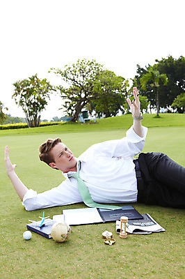 포토 JPG 주간 서양인 외국인 나무 식물 해외기획촬영 해외 라이프스타일 2011년태국 남자 종이 스포츠 포즈 골프 비즈니스 공 골프장 필드 문구용품 골프공 비행기 한명 사람 정장 손짓 잔디 상반신 20대 성인 야외 라이프 책 초록색 레포츠 글로벌 눕기 장난감 펜 지구본 구기 글로벌비즈니스 비즈니스맨 신문 나침반 모래시계 한권 문서 결재판 결제판 남자만 남자한명만 성인남자만 청년만 청년남자만 청년남자한명만 성인한명만 성인남자한명만 성인만 국내포토 자연요소 1 옷 모래 시계 컬러 스포츠시설 항공교통 모션 레저 골프용품 대중교통 인종 청년 생활 간행물 필기구 사무용품 직장인 뉴스 오브젝트 결재 파일형식