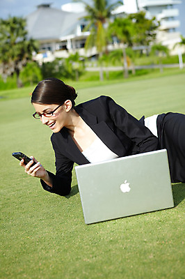 포토 JPG 주간 서양인 외국인 나무 식물 해외기획촬영 해외 라이프스타일 여자 2011년태국 스포츠 포즈 골프 비즈니스 골프장 필드 한명 웃음 들기 사람 정장 잔디 상반신 20대 성인 야외 건물 라이프 초록색 레포츠 노트북 스마트폰 핸드폰 컴퓨터 눕기 구기 비즈니스우먼 통화 여자만 여자한명만 성인여자만 청년만 청년여자만 성인한명만 청년여자한명만 성인여자한명만 성인만 국내포토 자연요소 1 건축물 옷 컬러 스포츠시설 모션 레저 표정 인종 청년 생활 전자제품 스마트기기 직장인 파일형식