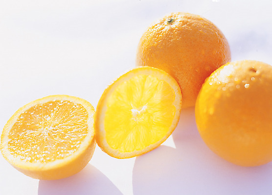 포토 JPG 스튜디오촬영 열매 음식 컬러 조각 오렌지 과일 단면 실내 그림자 근접촬영 사람없음 아웃포커스 농작물 주황색 껍질 물방울 자르기 반쪽 슬라이스 과육 국내포토 식물 뷰포인트 농업 모션 촬영기법 내부 파일형식