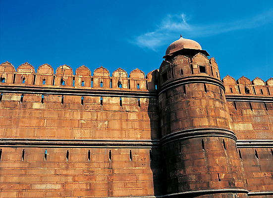 포토 JPG 주간 해외풍경 해외 건축물 건축 아시아 로우앵글 건축양식 하늘 석조 풍경 사람없음 야외 건물 관광지 담장 맑음 동양건축 돌_바위 성 인도 레드포트 국내포토 자연요소 나라 뷰포인트 여행 날씨 파일형식 동양