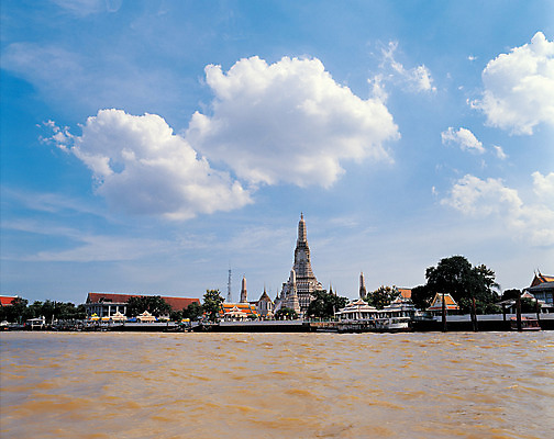 포토 JPG 주간 구름 해외풍경 해외 건축물 건축 종교 불교 종교건축 태국 종교시설 하늘 풍경 사람없음 야외 건물 강 도시풍경 맑음 동양건축 도시 사찰 사원 방콕 국내포토 자연요소 아시아 날씨 시설 파일형식 동양