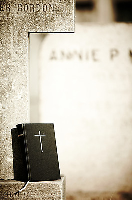 포토 JPG 기독교 종교 십자가 종교용품 기독교용품 사람없음 야외 성경 무덤 비석 오브젝트 국내포토 파일형식