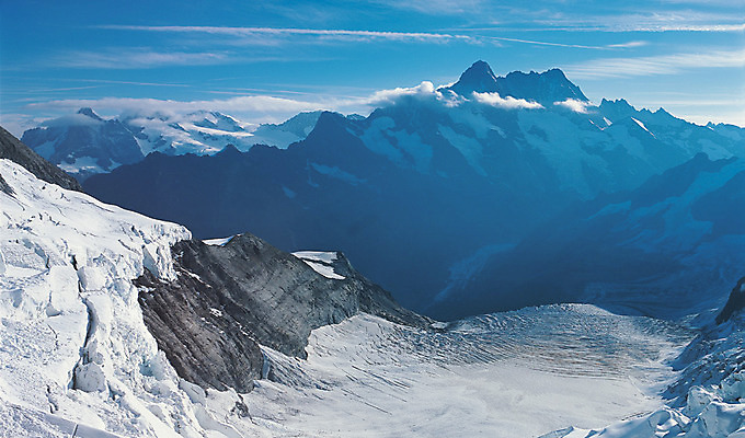 포토 JPG 주간 구름 해외풍경 해외 계절 유럽 겨울 유럽풍경 자연 하늘 산 파노라마 풍경 사람없음 야외 눈 정상 스위스 상쾌 산등성이 알프스 만년설 겨울산 알프스산 국내포토 자연요소 감정 나라 날씨 촬영기법 생태계 파일형식