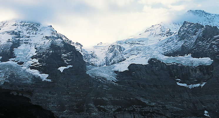 포토 JPG 주간 해외풍경 해외 계절 유럽 겨울 유럽풍경 자연 산 파노라마 풍경 사람없음 야외 눈 정상 스위스 상쾌 산등성이 알프스 만년설 겨울산 알프스산 국내포토 자연요소 감정 나라 날씨 촬영기법 생태계 파일형식