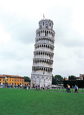 포토 JPG 주간 해외풍경 해외 건축물 건축 유럽 여행 유럽풍경 건축양식 해외건축 서양건축 사람 풍경 경사 잔디 여러명 야외 건물 관광지 여행객 탑 이탈리아 세계문화유산 피사의사탑 국내포토 자연요소 식물 나라 다수 문화재 파일형식