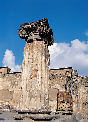 포토 JPG 주간 구름 해외풍경 해외 건축물 건축 유럽 로우앵글 유적 유럽풍경 해외건축 서양건축 유적지 하늘 신전 풍경 사람없음 야외 건물 관광지 맑음 이탈리아 돌_바위 기둥 사찰 사원 폐허 고대도시 옛터 돌기둥 폼페이 국내포토 자연요소 전통 나라 뷰포인트 여행 고건축 비즈니스 종교건축 날씨 고대문명 파일형식