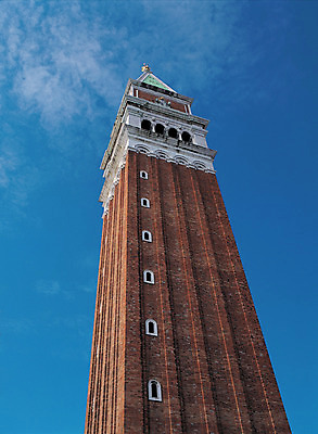 포토 JPG 주간 해외풍경 해외 건축물 건축 유럽 로우앵글 유럽풍경 해외건축 서양건축 하늘 유럽건축 사람없음 야외 건물 관광지 탑 맑음 이탈리아 종 베네치아 종탑 대종루 산마르코 산마르코광장 국내포토 자연요소 나라 뷰포인트 여행 날씨 풍경 파일형식