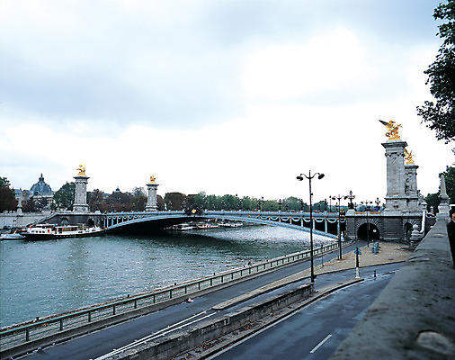 포토 JPG 주간 해외풍경 해외 유럽 조각 유럽풍경 풍경 사람없음 야외 관광지 강 도시풍경 조형물 조각상 프랑스 도시 수도 파리_프랑스 센강 알렉상드르3세교 알렉상드르3세다리 가교 선박 수도_도성 조각_조소 국내포토 자연요소 건축물 나라 여행 수상교통 미술 다리_건축물 조소 파일형식