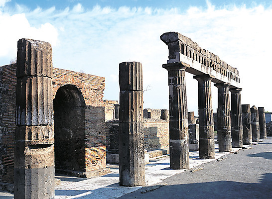 포토 JPG 주간 구름 해외풍경 해외 건축물 건축 유럽 유적 유럽풍경 해외건축 서양건축 유적지 하늘 신전 그림자 풍경 사람없음 야외 건물 관광지 이탈리아 돌_바위 기둥 사찰 사원 폐허 고대도시 옛터 돌기둥 폼페이 국내포토 자연요소 전통 나라 여행 고건축 비즈니스 종교건축 고대문명 파일형식