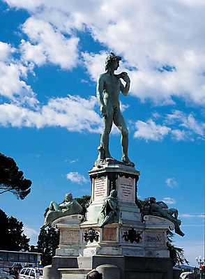 포토 JPG 주간 구름 해외풍경 해외 유럽 조각 유럽풍경 자동차 하늘 사람 풍경 야외 관광지 조형물 동상 조각상 맑음 이탈리아 기념비 다비드 다비드상 피렌체 조각_조소 국내포토 자연요소 나라 육상교통 여행 날씨 미술 기념물 조소 파일형식