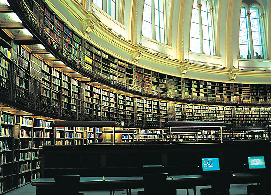 포토 JPG 해외풍경 해외 건축물 건축 유럽 의자 유럽풍경 창문 탁자 영국 책장 실내 사람없음 건물 책 컴퓨터 전시 도서관 책상 박물관 런던 국립도서관 대영박물관 국내포토 교육 나라 가구 풍경 내부 전자제품 파일형식