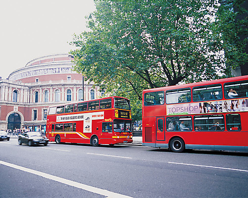 포토 JPG 나무 식물 해외풍경 해외 건축물 유럽 도로 길 육상교통 교통수단 교통 유럽풍경 자동차 영국 거리 버스 대중교통 거리풍경 사람 풍경 여러명 건물 도시풍경 차도 도시 런던 이층버스 국내포토 건축 나라 다수 교통시설 파일형식