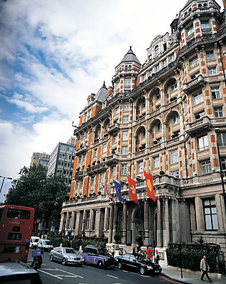 포토 JPG 주간 해외풍경 해외 건축물 유럽 교통 유럽풍경 해외건축 서양건축 자동차 유럽건축 영국 거리 버스 거리풍경 사람 풍경 여러명 야외 건물 도시풍경 차도 도시 보행자 런던 국내포토 자연요소 건축 나라 도로 육상교통 다수 대중교통 파일형식