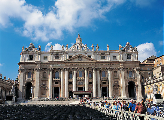 포토 JPG 주간 외국인 구름 해외풍경 해외 건축물 건축 유럽 고건축 유럽풍경 하늘 풍경 여러명 야외 관광지 성당 여행객 탑 이탈리아 도시 로마 이탈리아문화 광장 바티칸 산피에트로대성당 성베드로광장 성베드로성당 오벨리스크 국내포토 자연요소 나라 여행 다수 종교건축 사람 인종 유럽문화 파일형식