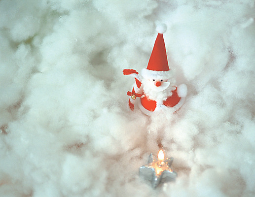 포토 JPG 인형 크리스마스장식 크리스마스 초 촛불 크리스마스용품 실내 사람없음 장식 산타클로스 눈 솜 오브젝트 산타인형 산타클로즈 국내포토 자연요소 기념일 날씨 내부 용품 파일형식