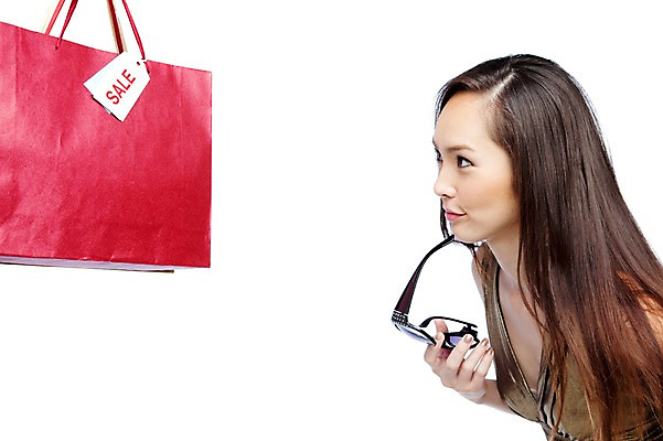 포토 JPG 스튜디오촬영 서양인 외국인 해외기획촬영 해외 우먼라이프 라이프스타일 여자 2011년태국 포즈 생각 가방 모션 실내 한명 서기 들기 사람 상반신 20대 성인 라이프 쇼핑 선글라스 쇼핑백 세일 고민 여자만 여자한명만 성인여자만 청년만 청년여자만 성인한명만 청년여자한명만 성인여자한명만 성인만 국내포토 1 잡화 감정 안경 인종 청년 내부 생활 파일형식