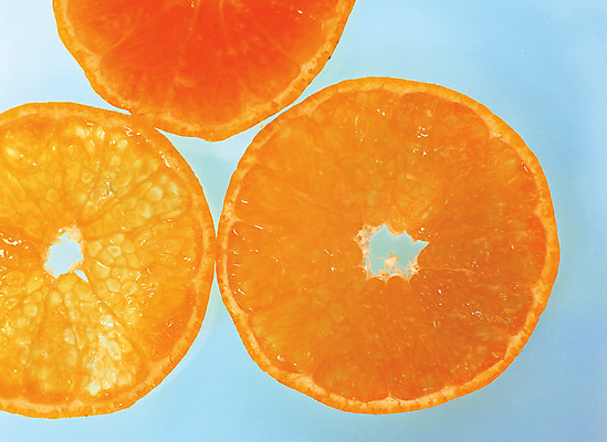 포토 JPG 스튜디오촬영 음식 컬러 백그라운드 과일 단면 귤 실내 사람없음 주황색 껍질 자르기 알맹이 슬라이스 제철과일 국내포토 모션 내부 제철 파일형식