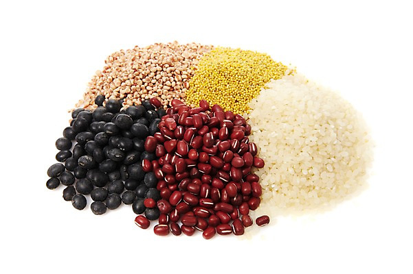 포토 JPG 스튜디오촬영 음식 식재료 콩 곡류 실내 사람없음 농작물 갈색 노란색 검은색 쌀 흰색 낟알 자주색 절기 알맹이 잡곡 정월대보름 팥 검은콩 검정콩 수수 오곡 조 좁쌀 국내포토 계절 명절 컬러 농업 내부 파일형식