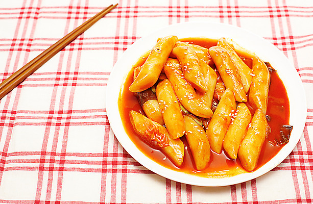 포토 JPG 스튜디오촬영 한국문화 한식 음식 젓가락 디저트 실내 사람없음 식탁보 떡볶이 분식 국내포토 동양문화 한국 수저 내부 파일형식