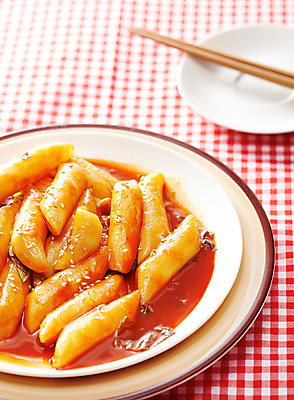 포토 JPG 스튜디오촬영 한국문화 접시 한식 음식 젓가락 디저트 실내 사람없음 식탁보 떡볶이 분식 국내포토 동양문화 식기 한국 수저 내부 파일형식