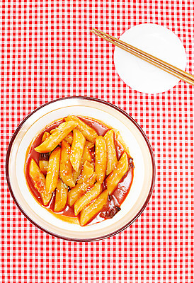 포토 JPG 스튜디오촬영 한국문화 접시 한식 음식 젓가락 디저트 실내 사람없음 식탁보 떡볶이 분식 국내포토 동양문화 식기 한국 수저 내부 파일형식