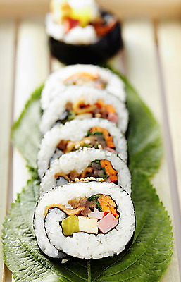 포토 JPG 스튜디오촬영 한국문화 한식 음식 실내 사람없음 분식 김밥 대나무발 국내포토 동양문화 한국 내부 파일형식