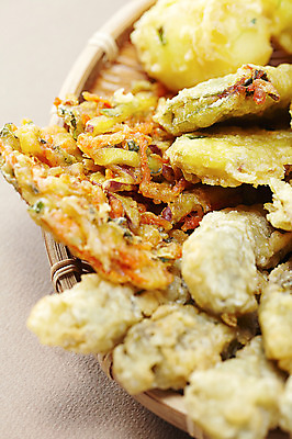 포토 JPG 스튜디오촬영 한국문화 한식 음식 디저트 실내 사람없음 튀김 분식 고구마튀김 야채튀김 국내포토 동양문화 한국 내부 파일형식