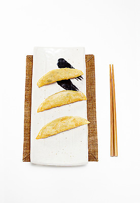 포토 JPG 스튜디오촬영 한국문화 한식 음식 디저트 실내 사람없음 튀김 분식 튀김만두 국내포토 동양문화 한국 내부 만두 파일형식