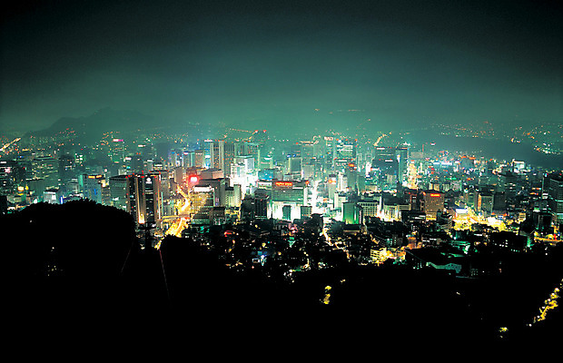 포토 JPG 건축물 현대건축 아시아 야경 조명 서울 한국 파노라마 빌딩 사람없음 야외 건물 빛 하이앵글 도시풍경 고층빌딩 어둠 도시 도심 저녁 수도 수도_도성 국내포토 건축 나라 뷰포인트 촬영기법 풍경 야간 파일형식 풍경_경치