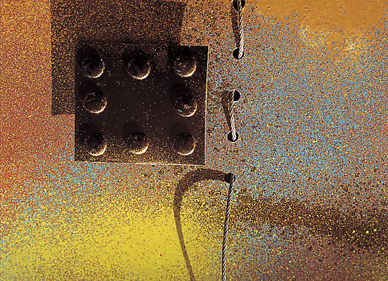 포토 JPG 주간 컬러 백그라운드 사각프레임 프레임 그림자 사람없음 야외 금속 나사 끈 페인트칠 철판 스프레이 볼트 철끈 국내포토 자연요소 페인팅 재질 사각형 공구 파일형식