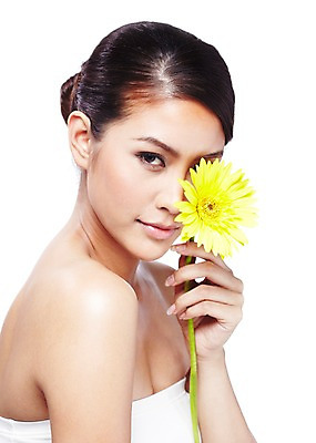 포토 JPG 스튜디오촬영 외국인 식물 해외기획촬영 우먼라이프 라이프스타일 웰빙 여자 꽃 2010년태국 포즈 한송이 모션 실내 한명 들기 사람 동양인 상반신 20대 성인 라이프 뷰티 노란색 매끈함 순수 거베라 청순 의료성형뷰티 여자만 여자한명만 성인여자만 청년만 청년여자만 성인한명만 청년여자한명만 성인여자한명만 성인만 국내포토 1 컬러 컨셉 인종 청년 내부 생활 감각 송이 파일형식