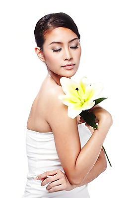 포토 JPG 스튜디오촬영 외국인 식물 해외기획촬영 우먼라이프 라이프스타일 웰빙 여자 꽃 2010년태국 포즈 한송이 모션 실내 한명 들기 사람 동양인 상반신 20대 성인 라이프 뷰티 눈감음 흰색 매끈함 백합 순수 청순 의료성형뷰티 여자만 여자한명만 성인여자만 청년만 청년여자만 성인한명만 청년여자한명만 성인여자한명만 성인만 국내포토 1 컬러 컨셉 인종 청년 내부 생활 감각 송이 파일형식