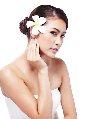 포토 JPG 스튜디오촬영 외국인 식물 해외기획촬영 우먼라이프 라이프스타일 웰빙 여자 꽃 2010년태국 포즈 모션 실내 한명 사람 동양인 상반신 20대 성인 라이프 뷰티 흰색 매끈함 순수 플루메리아 플랭지파니 청순 의료성형뷰티 여자만 여자한명만 성인여자만 청년만 청년여자만 성인한명만 청년여자한명만 성인여자한명만 성인만 국내포토 1 컬러 컨셉 인종 청년 내부 생활 감각 파일형식