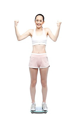 포토 JPG 스튜디오촬영 전신 서양인 외국인 해외기획촬영 우먼라이프 라이프스타일 웰빙 여자 2011년태국 포즈 운동화 몸매관리 다이어트 모션 실내 건강 한명 서기 미소 웃음 사람 손짓 20대 성인 라이프 운동복 뷰티 기쁨 몸무게 몸매 체중계 의료성형뷰티 여자만 여자한명만 성인여자만 청년만 청년여자만 성인한명만 청년여자한명만 성인여자한명만 성인만 국내포토 1 옷 감정 신발 표정 인종 청년 내부 생활 파일형식