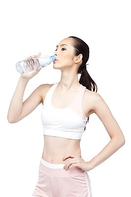 포토 JPG 스튜디오촬영 서양인 외국인 해외기획촬영 우먼라이프 라이프스타일 웰빙 여자 2011년태국 허리손 포즈 몸매관리 다이어트 모션 실내 건강 한명 서기 들기 사람 상반신 20대 성인 라이프 물 운동복 뷰티 마시기 물병 몸매 의료성형뷰티 여자만 여자한명만 성인여자만 청년만 청년여자만 성인한명만 청년여자한명만 성인여자한명만 성인만 국내포토 자연요소 1 옷 인종 청년 내부 생활 물통 파일형식