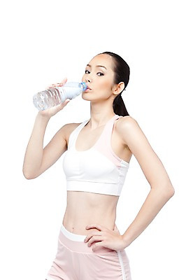 포토 JPG 스튜디오촬영 서양인 외국인 해외기획촬영 우먼라이프 라이프스타일 웰빙 여자 2011년태국 허리손 포즈 몸매관리 다이어트 모션 실내 건강 한명 서기 들기 사람 상반신 20대 성인 라이프 물 운동복 뷰티 마시기 물병 몸매 의료성형뷰티 여자만 여자한명만 성인여자만 청년만 청년여자만 성인한명만 청년여자한명만 성인여자한명만 성인만 국내포토 자연요소 1 옷 인종 청년 내부 생활 물통 파일형식