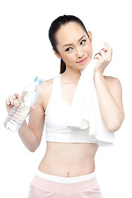 포토 JPG 스튜디오촬영 서양인 외국인 해외기획촬영 우먼라이프 라이프스타일 웰빙 여자 2011년태국 포즈 몸매관리 다이어트 모션 실내 건강 한명 서기 미소 웃음 들기 사람 상반신 20대 성인 라이프 물 운동복 수건 뷰티 물병 몸매 의료성형뷰티 여자만 여자한명만 성인여자만 청년만 청년여자만 성인한명만 청년여자한명만 성인여자한명만 성인만 국내포토 자연요소 1 옷 표정 인종 청년 내부 생활 위생용품 물통 파일형식