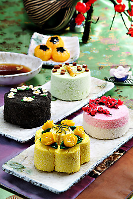 포토 JPG 스튜디오촬영 한국문화 그릇 접시 꽃 한식 음식 디저트 떡 실내 요리 사람없음 장식 전통음식 천 다과 떡케이크 수정과 국내포토 식물 동양문화 전통 식기 음료 한국 내부 케이크 직물 전통차 파일형식