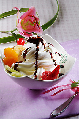 포토 JPG 스튜디오촬영 그릇 접시 꽃 과일 딸기 디저트 여름음식 바나나 실내 키위 요리 사람없음 장식 숟가락 체리 천 시럽 빙수 요거트 황도 제철음식 국내포토 식물 식기 음식 유제품 수저 내부 직물 복숭아 제철 파일형식 여름_계절