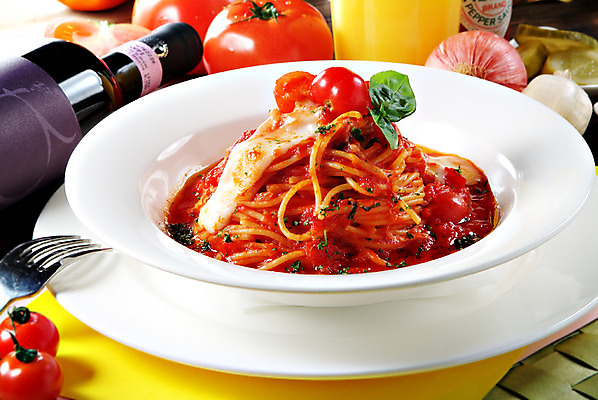 포토 JPG 스튜디오촬영 그릇 접시 음식 포크 토마토 방울토마토 치즈 실내 스파게티 요리 사람없음 와인 면류 면 와인병 토마토스파게티 국내포토 식기 채소 병_용기 유제품 주류 파스타 내부 파일형식