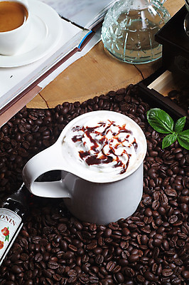 포토 JPG 스튜디오촬영 그릇 접시 커피 음료 음식 잎 잔 실내 사람없음 원두 병 커피잔 찻잔 생크림 카페모카 국내포토 식물 식기 내부 크림 파일형식