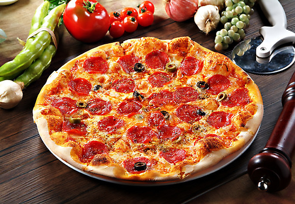 포토 JPG 스튜디오촬영 접시 음식 토마토 방울토마토 콩 피자 실내 요리 사람없음 완두콩 페퍼로니피자 피자칼 국내포토 식기 채소 주방용품 곡류 패스트푸드 서양음식 내부 파일형식