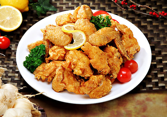 포토 JPG 스튜디오촬영 그릇 접시 음식 방울토마토 실내 파슬리 마늘 요리 사람없음 치킨 프라이드치킨 닭고기 레몬 받침대 안주 국내포토 식기 토마토 채소 과일 육류 내부 닭고기요리 파일형식