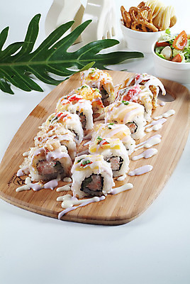 포토 JPG 스튜디오촬영 그릇 음식 잎 일본문화 실내 요리 사람없음 과자 샐러드 롤 감자칩 롤스시 일본음식 브레첼 국내포토 식물 동양문화 식기 외국문화 디저트 내부 초밥 칩_음식 파일형식