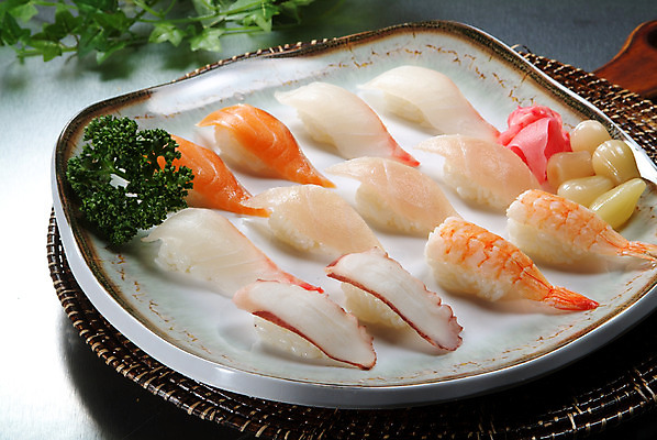 포토 JPG 스튜디오촬영 그릇 접시 음식 다수 잎 일본문화 새우 실내 파슬리 요리 사람없음 초밥 다양 받침대 문어 연어 락교 새우초밥 일본음식 국내포토 식물 동양문화 식기 외국문화 채소 연체동물 갑각류 어류 내부 수중동물 염교 파일형식