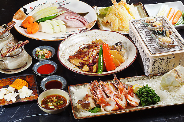 포토 JPG 스튜디오촬영 그릇 접시 고추 조개 새우 실내 요리 사람없음 당근 해물요리 무 배추 단무지 간장 정식 전복 새우튀김 화로 락교 대하찜 도미머리조림 생선조림 일본음식 국내포토 식기 음식 채소 어패류 뿌리채소 갑각류 내부 튀김 양념 해산물 조림 염교 파일형식