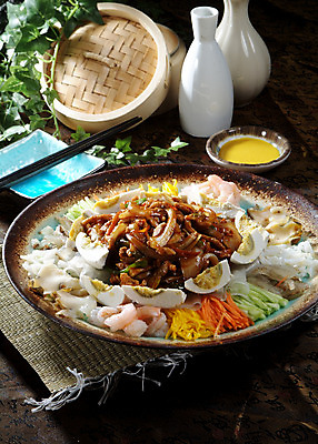 포토 JPG 스튜디오촬영 그릇 접시 음식 잎 젓가락 새우 중국문화 실내 요리 사람없음 중식 계란 받침대 오징어 해삼 양장피 국내포토 식물 동양문화 식기 외국문화 연체동물 수저 갑각류 내부 알 수중동물 해산물 파일형식