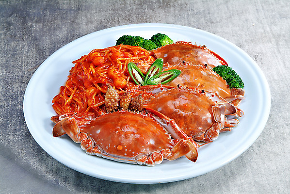 포토 JPG 스튜디오촬영 그릇 접시 한식 음식 고추 실내 파슬리 요리 사람없음 꽃게 게 찜 콩나물 꽃게찜 조랭이떡 국내포토 식기 채소 떡 갑각류 내부 나물 파일형식